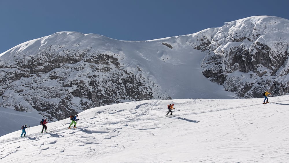 Nassfeld-Pressegger See qui includes raquettes, montagnes et neige