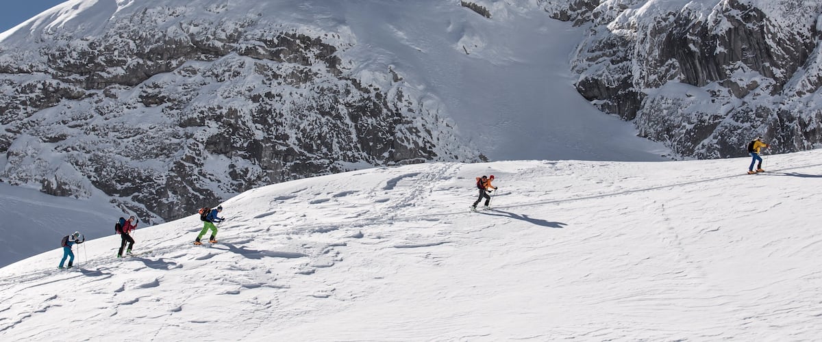 Nassfeld-Hermagor-Skigebiet mit einem Schneeschuhlaufen, Berge und Schnee