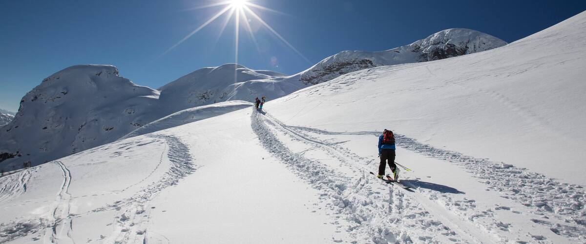 Nassfeld-Hermagor Skiing which includes mountains and snow