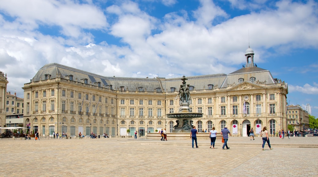 Place de la Bourse mostrando piazza e architettura d\'epoca