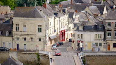 Indre-et-Loire som inkluderar en liten stad eller by