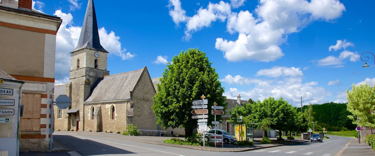 Lignières mettant en vedette petite ville ou village