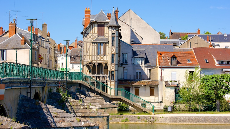 Vierzon cho thấy di sản và cầu