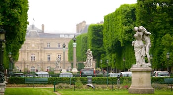 6. Arrondissement mit einem Garten und Statue oder Skulptur