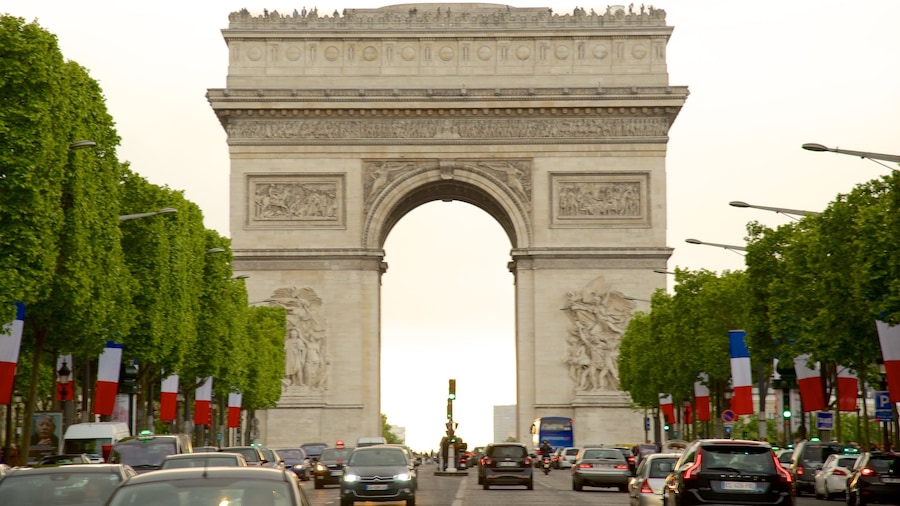 8e arrondissement bevat straten en een monument