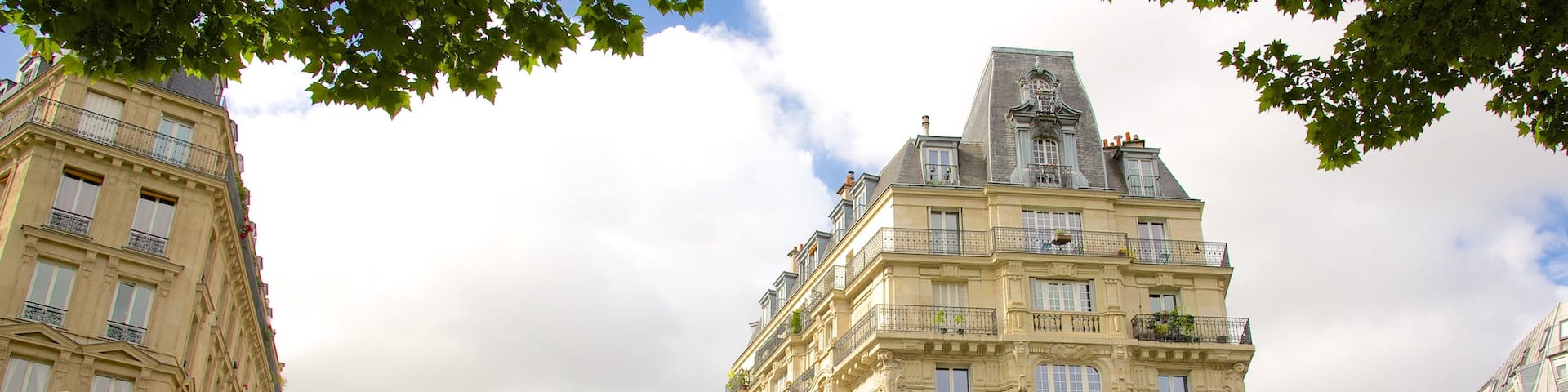 10th Arrondissement featuring heritage elements and street scenes