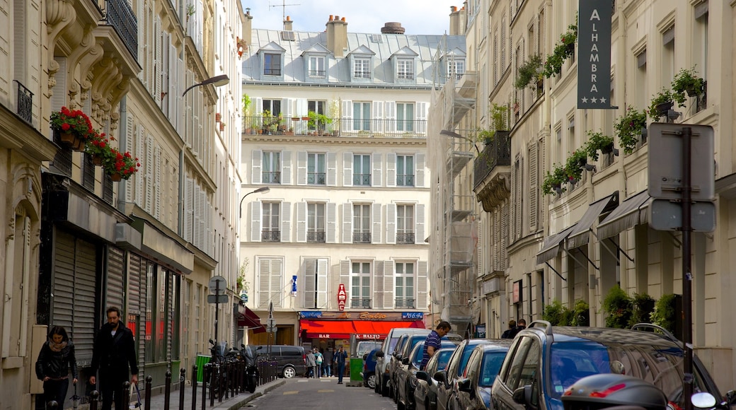 11th Arrondissement showing street scenes