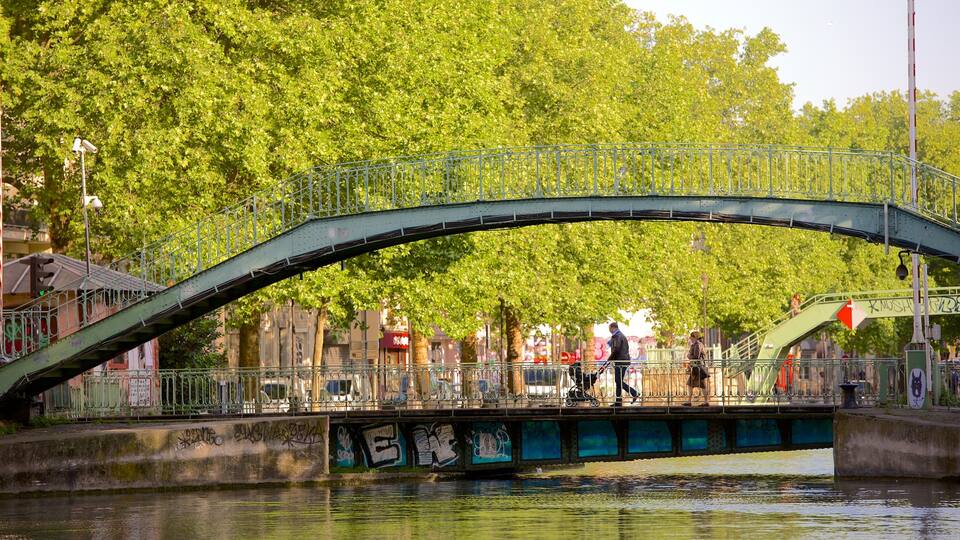 11th Arrondissement showing a river or creek and a bridge