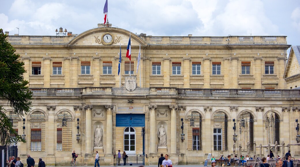 Hotel de Ville som viser administrativ bygning og historisk arkitektur