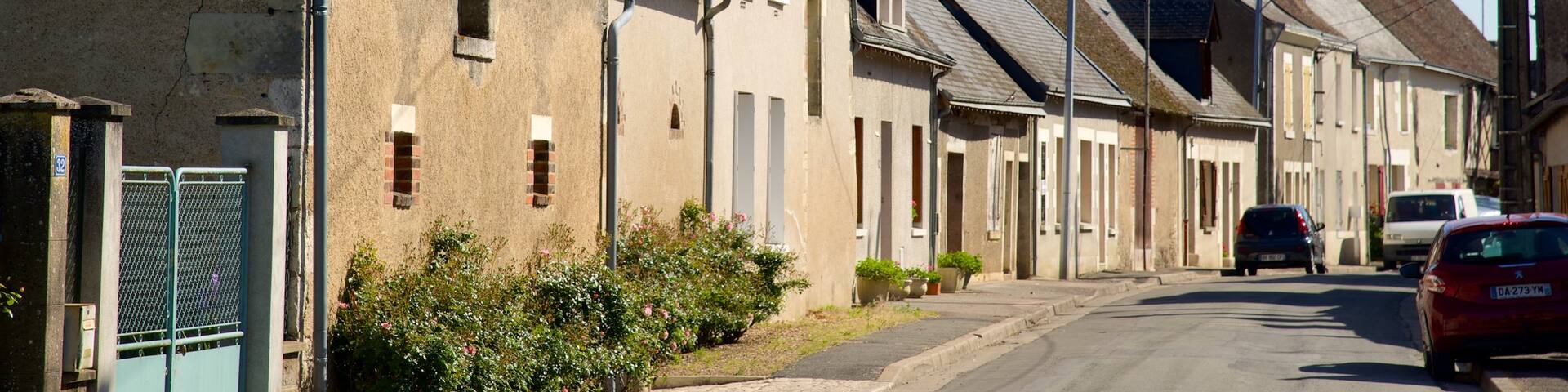Veuves welches beinhaltet Kleinstadt oder Dorf und StraĂenszenen