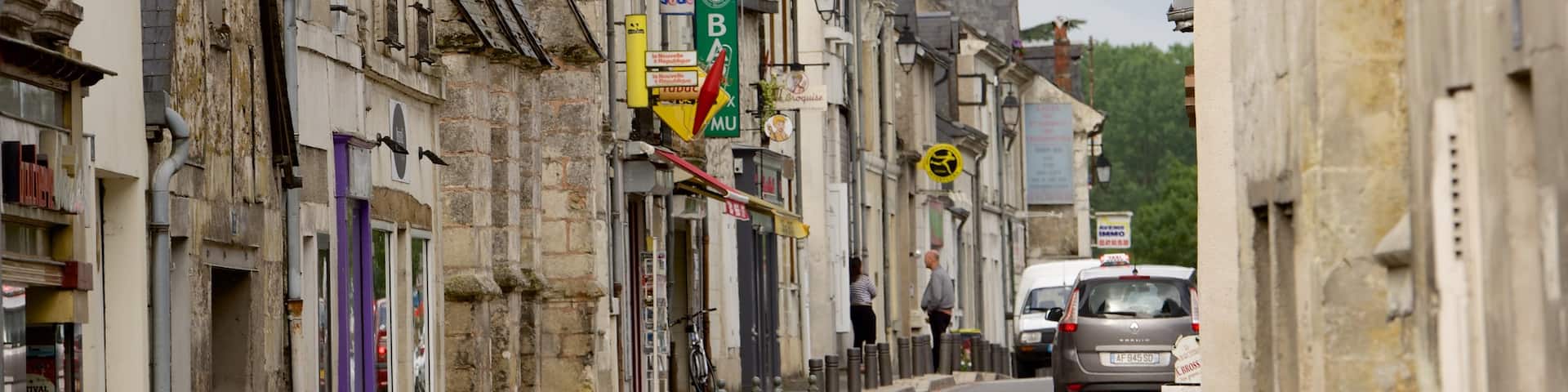 SavonniĂšres mit einem Kleinstadt oder Dorf und StraĂenszenen
