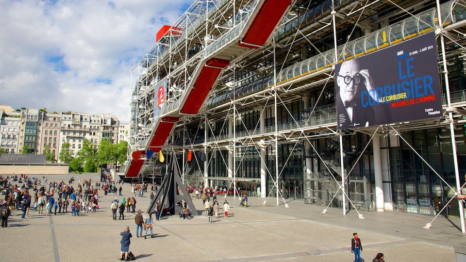 Marais - Pompidou - Notre Dame de Paris featuring a square or plaza and modern architecture as well as a large group of people