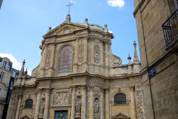 Eglise Notre Dame montrant église ou cathédrale et patrimoine architectural