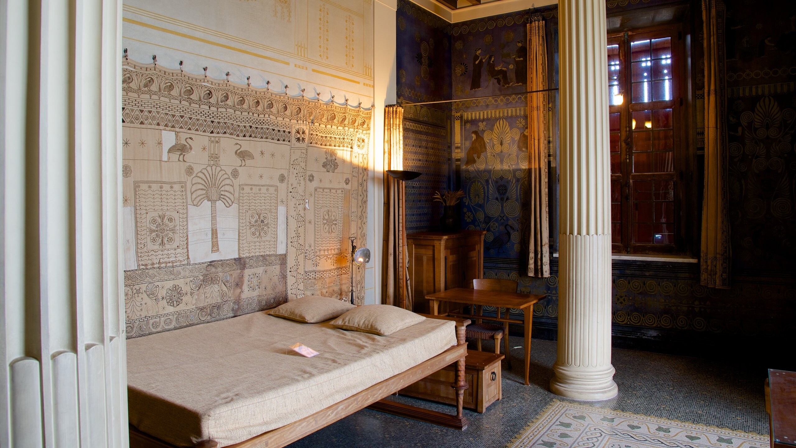 Villa Kerylos showing interior views