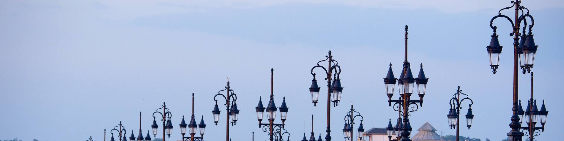 Pont de Pierre featuring a bridge