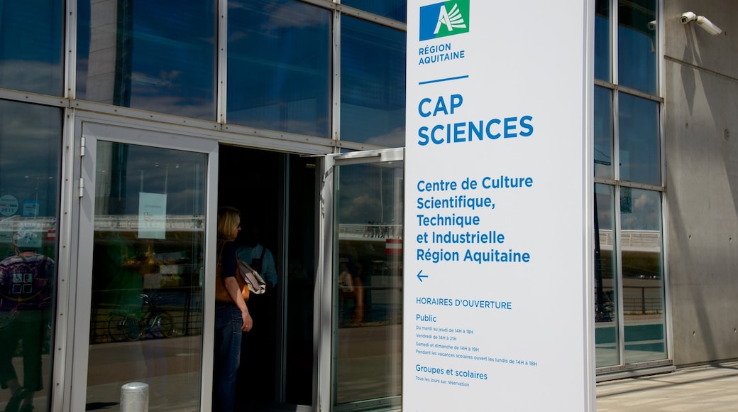 Cap Sciences mettant en vedette signalisation