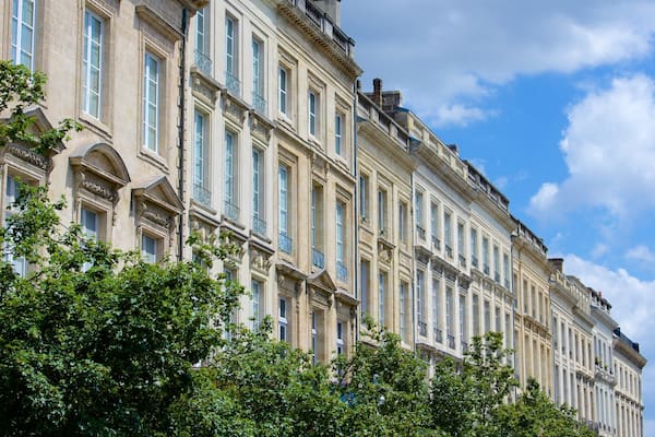Bordeaux montrant patrimoine architectural et scènes de théâtre