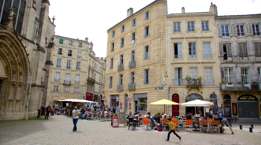 Bordeaux showing a square or plaza and cafe scenes