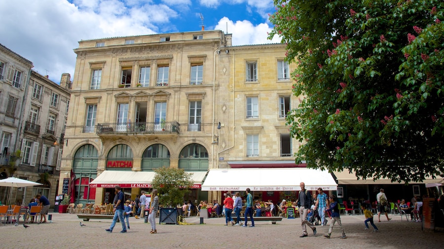 Bordeaux qui includes shopping et square ou place