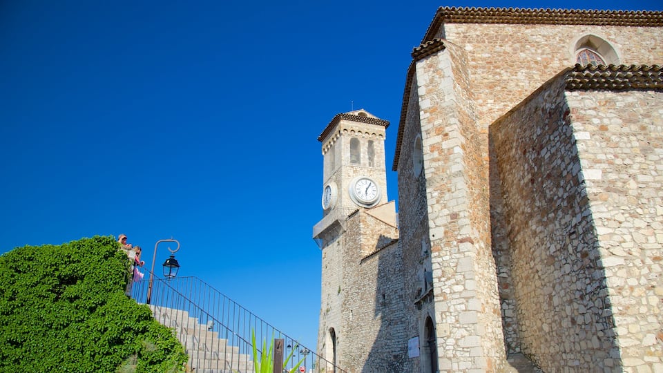 Cannes Old Town showing heritage architecture