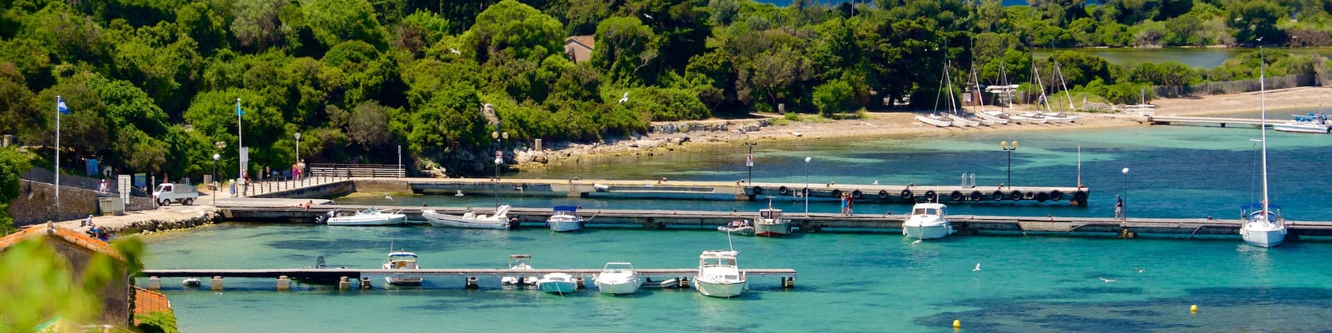 Fort Royal featuring a bay or harbor