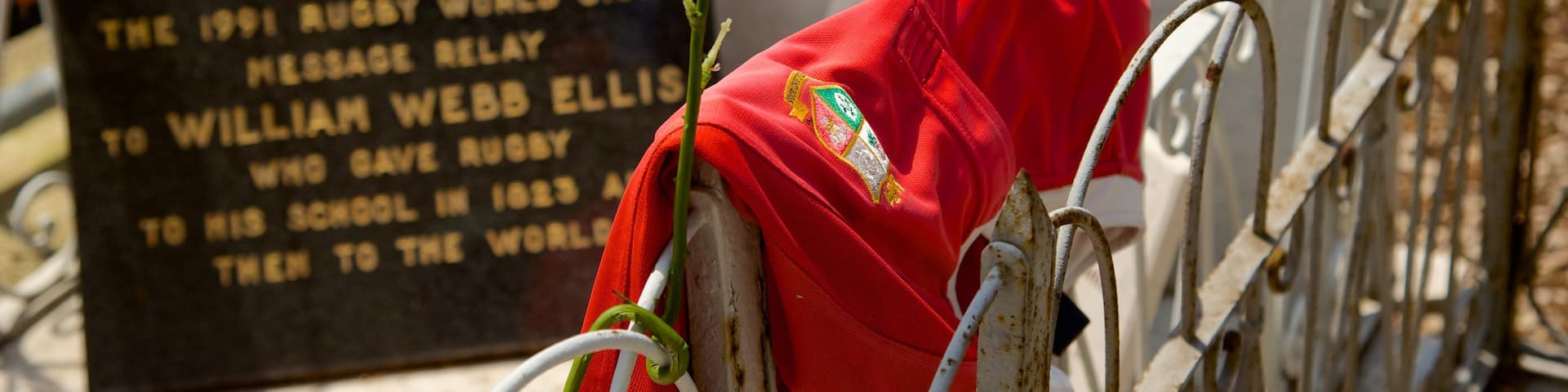 Menton which includes a cemetery