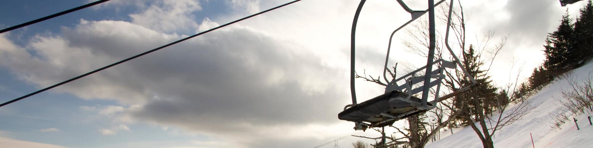 Whiteface Mountain which includes snow and a gondola