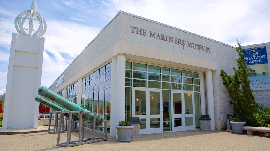Mariner\'s Museum which includes signage