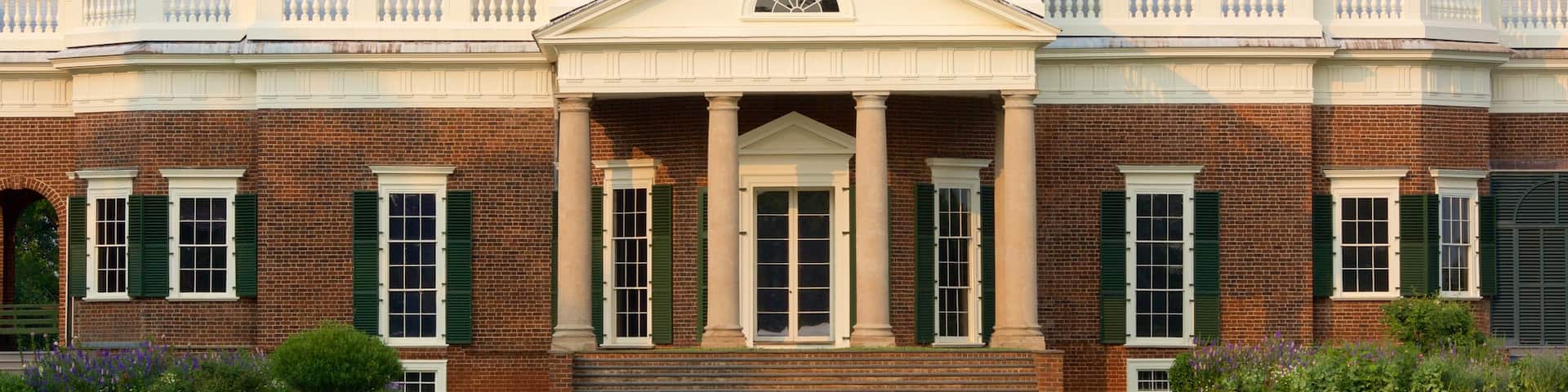 Monticello featuring heritage architecture and a memorial