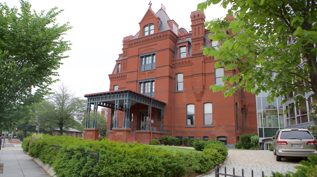 Embassy Row showing an administrative building and heritage elements