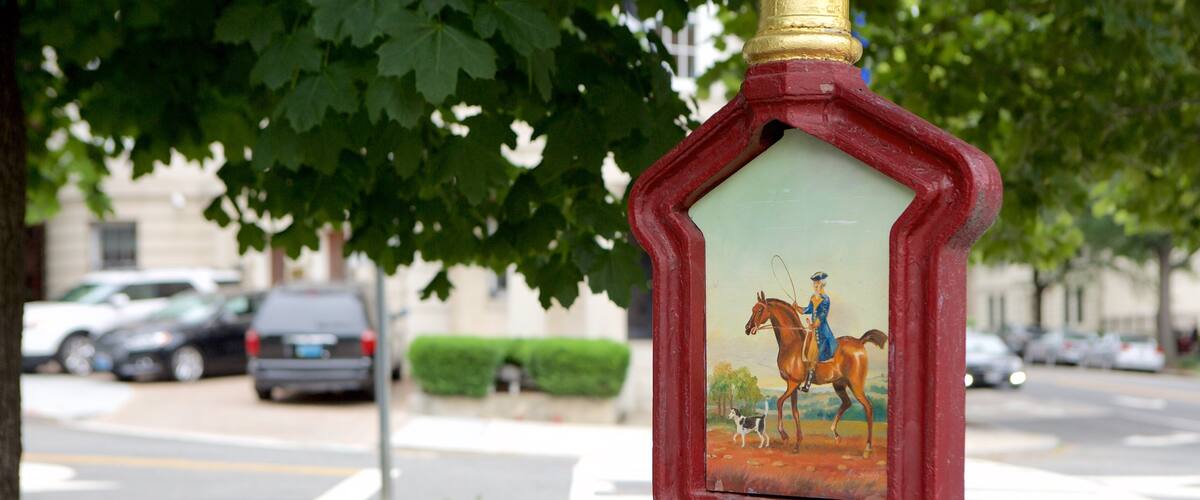 Embassy Row featuring outdoor art