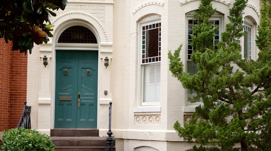 Capitol Hill showing heritage elements