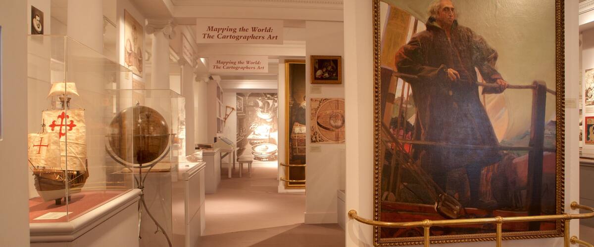 Mariner\'s Museum which includes interior views and art