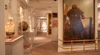 Mariner\'s Museum which includes interior views and art