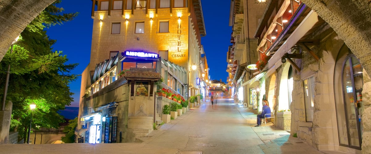 San Marino mostrando cenas de rua, um hotel e uma cidade