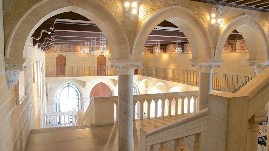 Palazzo Pubblico mostrando arquitetura de patrimĂŽnio, vistas internas e um edifĂcio administrativo