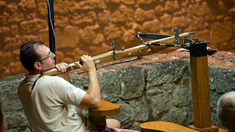 San Marino caracterizando arte performĂĄtica, um festival e elementos de patrimĂŽnio