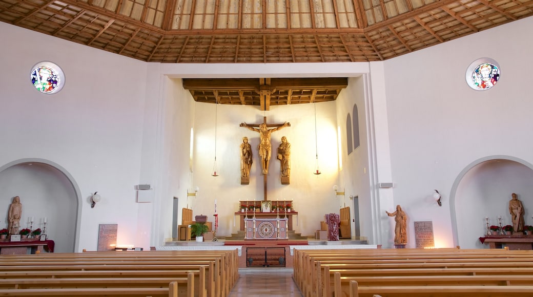 Triesenberg caratteristiche di elementi religiosi, vista interna e chiesa o cattedrale