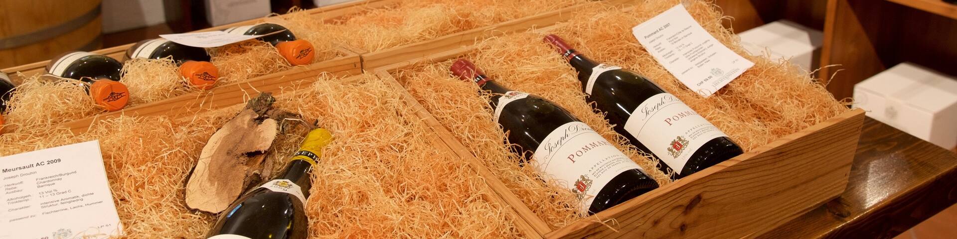 Vaduz showing drinks or beverages