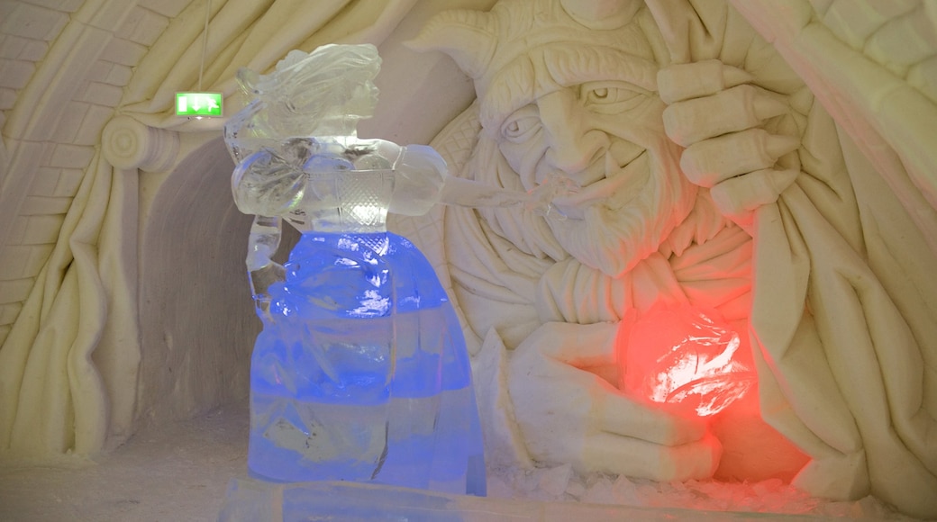 Kemi Snow Castle showing interior views, a statue or sculpture and art