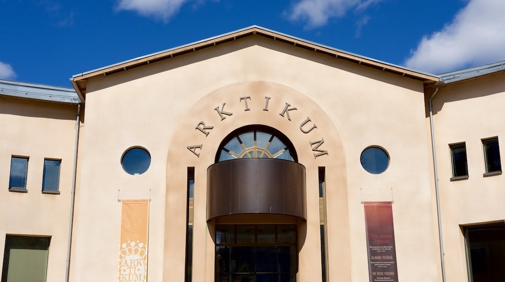 Arktikum que incluye señalización