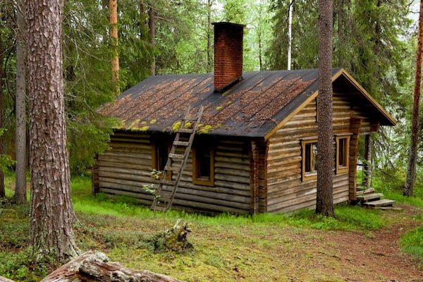Pallas-Yllastunturi National Park showing forest scenes and a house