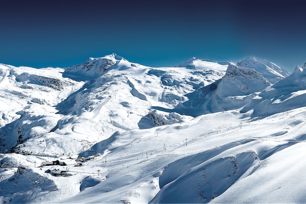 Hintertux Glacier Ski Resort showing snow and mountains