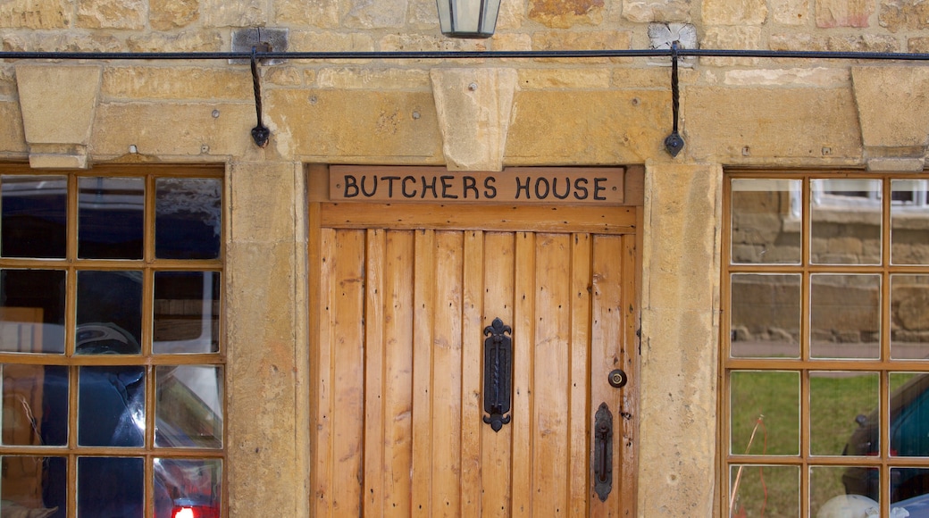 Chipping Campden ofreciendo señalización