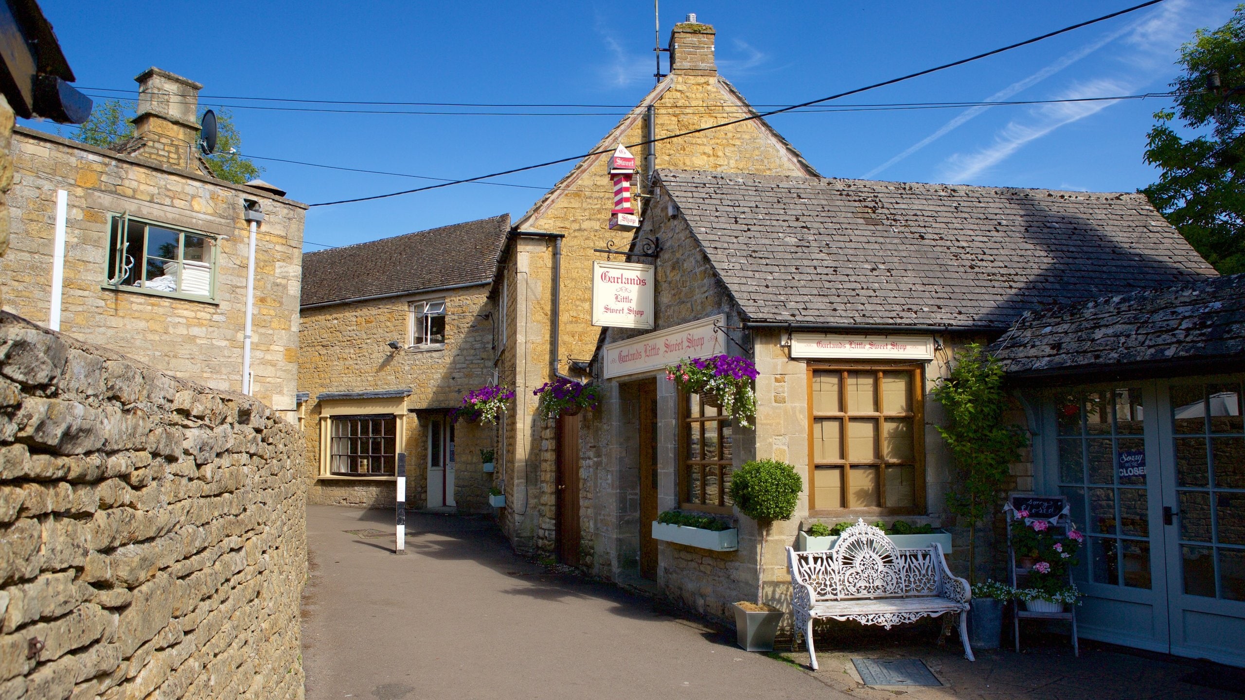 Top 20 BourtonontheWater cottages to rent from £ 89/night Vrbo