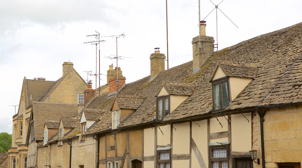 Winchcombe which includes a small town or village and heritage elements