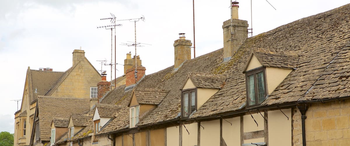 Winchcombe featuring a small town or village and heritage elements