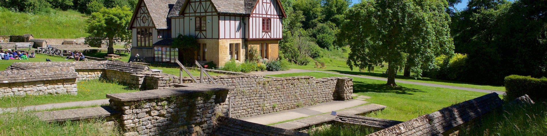 Chedworth Roman Villa which includes heritage elements, a house and a park