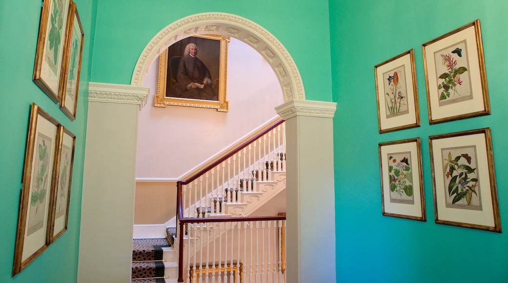 No. 1 Royal Crescent featuring heritage elements, interior views and a castle