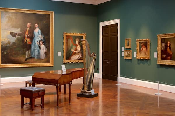 The Holburne Museum featuring music, interior views and art